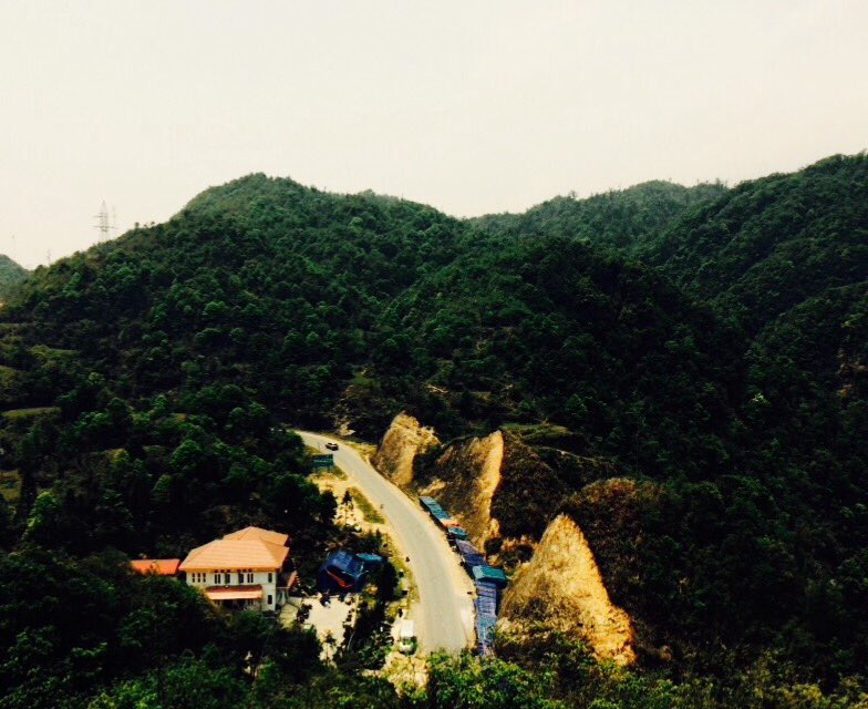 MatildaSpleen's tweet photo. #Mountains #RealMirages #Vietnam #Walking #Pure https://t.co/MrfdKnWbOC