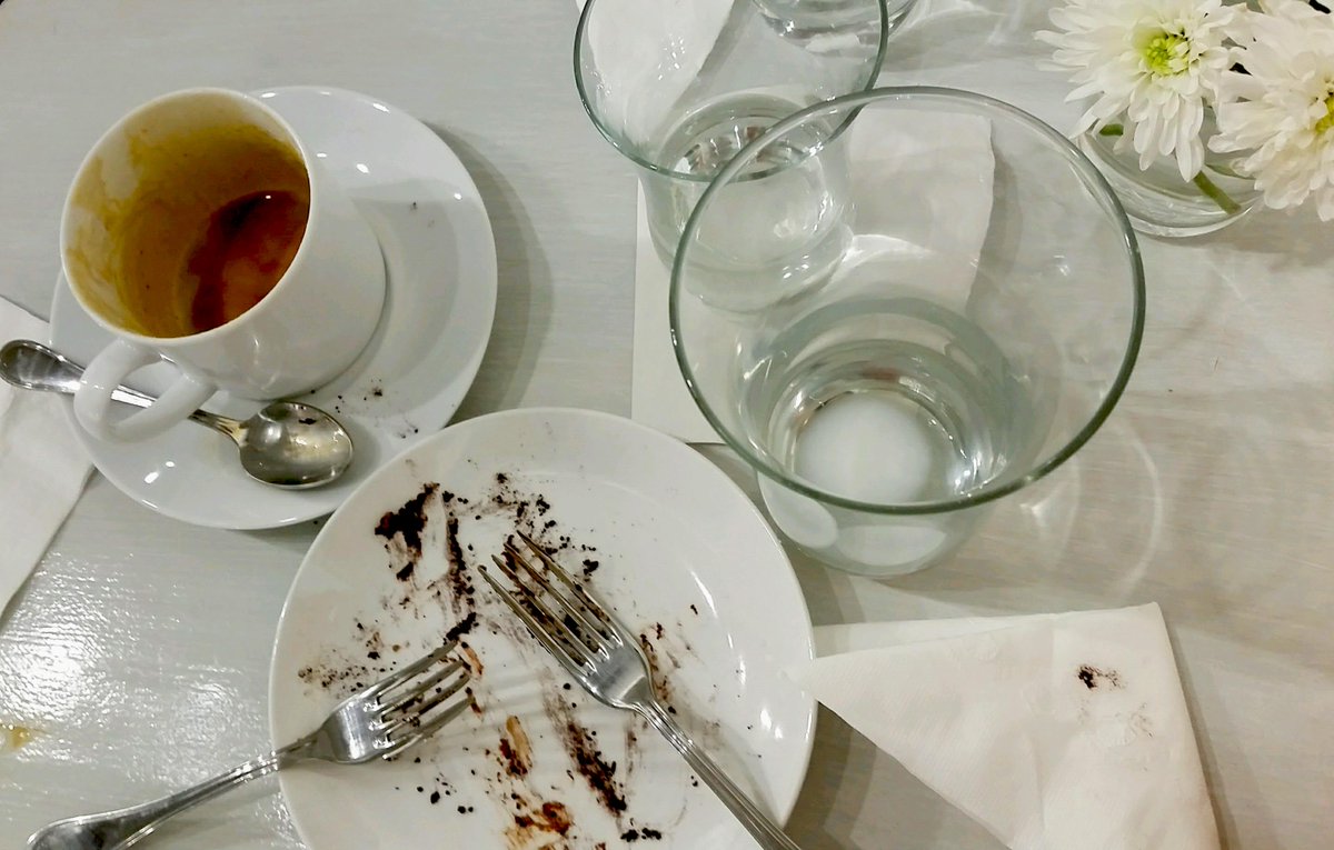 Espresso and chocolate is our kind of "night cap" at <a href="/TheGalleryCLT/">TheGalleryAtSouthEnd</a>. #RenHotels