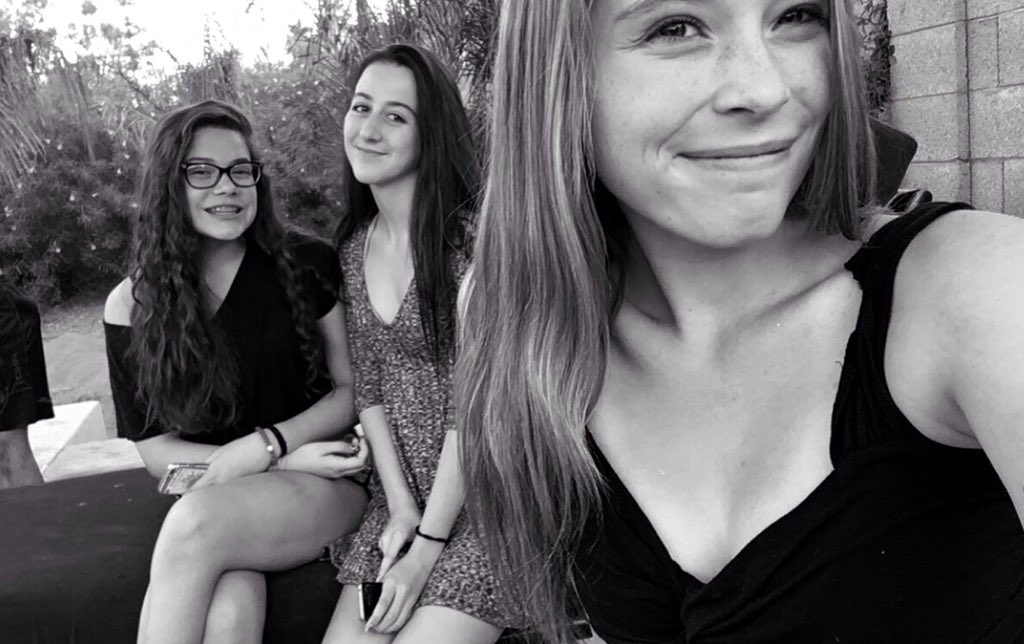 taylorherzogg's tweet image. Happy national bff day❤️ @_gfaris @bellaredpath @gchristiansen1 @DenaliDygert @Kaaaammber @NikkiMansky @jackson&amp;amp;ari