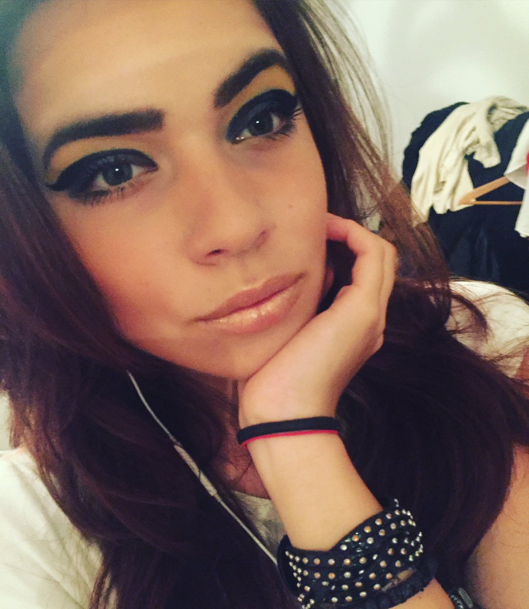 Maybetheone's tweet image. I know how to do my job 😉🌷🍒👀❤️