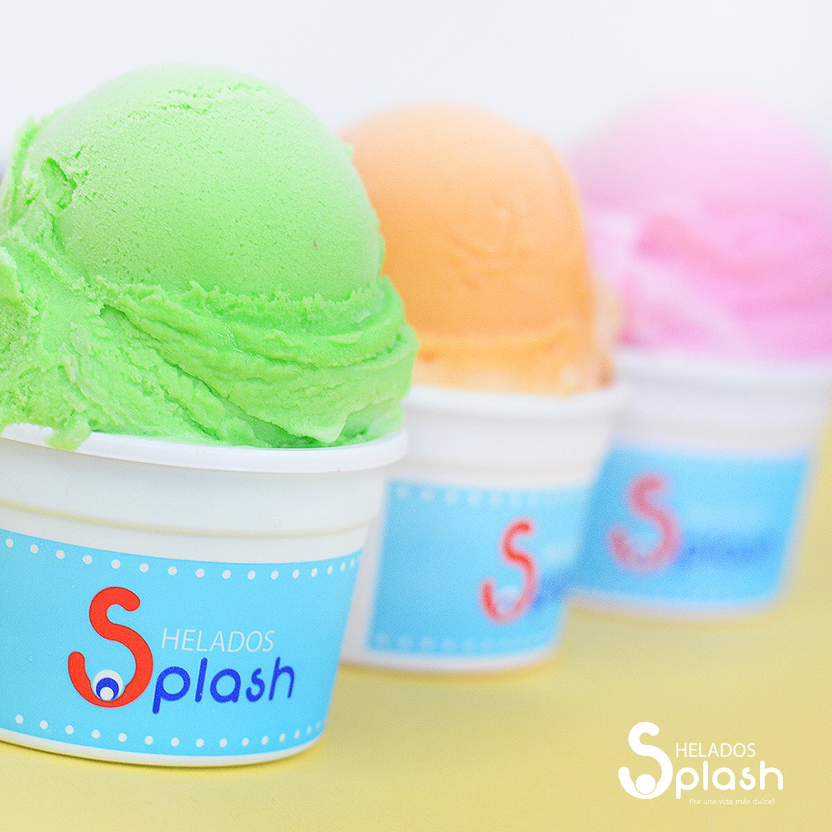 Estos son los que hacen tu vida más dulce😉 
#PorUnaVidaMasDulce #HeladosSplash #PostresRD #DulcesRD #HeladosRD 🍭🍉🍊🍓🍦