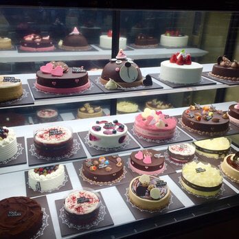 GoodHospMktg's tweet photo. Great choices of quality #cake and #bread @TouslesJoursUSA #kkwok https://t.co/5XNcGTVwKM