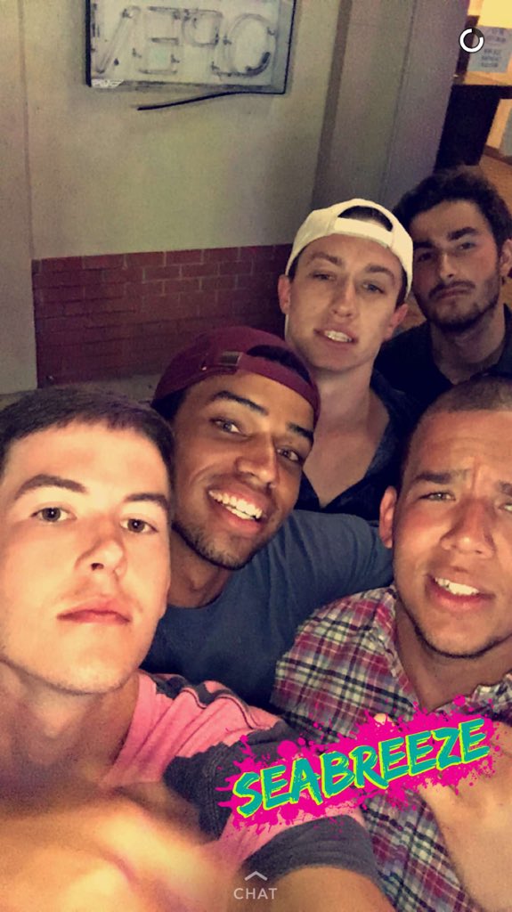 OneLoveDill's tweet photo. #NationalBestFriendsDay just a glimpse within a fraction of a percentage taken from just a piece of my squad😎✊🏽😈🙏🏽💯 https://t.co/5WdzlFVbLo