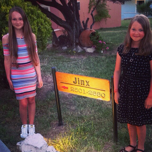 Claire_xx_'s tweet photo. My gorgeous girls 💗💗 #holiday #corfu #mareblue https://t.co/wEFWjaGWtE