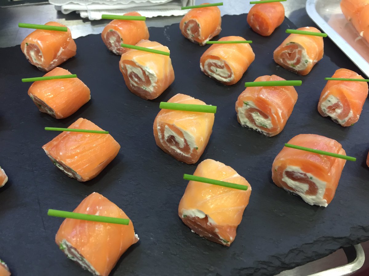SecretDClub's tweet image. Smoked Salmon, Cream Cheese &amp;amp; Chive Roulades 😋 #salmon #fish #canapes #luxury