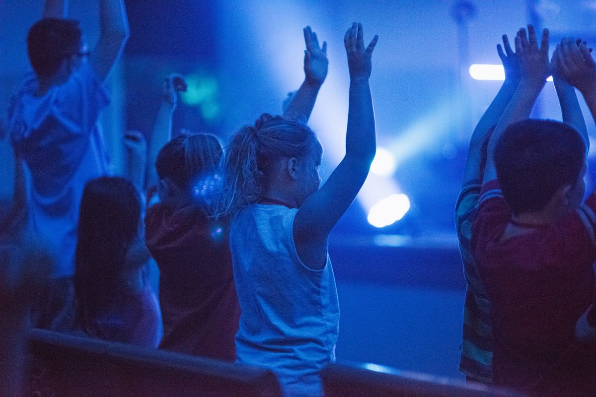 sherwood_kids's tweet photo. Hands raised in worship. So sweet. 😍🙌🏼 #VBX16 https://t.co/JuRucApN6p