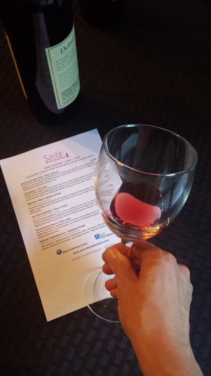 WINOTRun's tweet photo. It's #WINOTWednesday! What are you pouring tonight? #run first #wine later #whynot #winotrun #cheerstothat https://t.co/wQSSG9s6ha