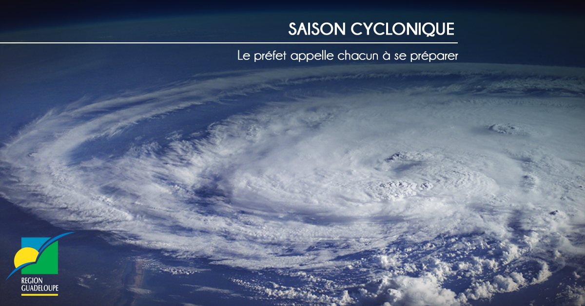 CRGuadeloupe's tweet photo. #Météo Le Préfet appelle chacun à se préparer pour la saison cyclonique ➡ https://t.co/4xg96qmXfl https://t.co/OJ0L6UdkO4