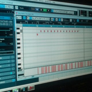 Penasaran akan lagu single nya <a href="/LVTD_OFFICIAL/">LIVE TO DIE</a> hehe ikutin terus kemanapun kita pergi 🏋