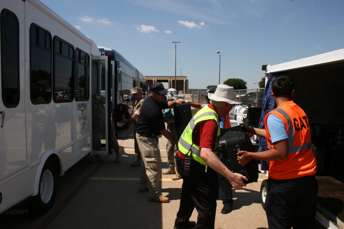 TxDPS's tweet photo. Emrgncy responders transport 300 ‘evacuees’ from RGV to other TX cities in ‘Hurricane Tejas’ EXERCISE #HurrEx https://t.co/v0GVicXdvO