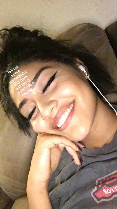 What people see when I let them into my life https://t.co/PW5ywvhFJs<a href="/tag/superfan"class="tags"><span>#superfan</span></a>