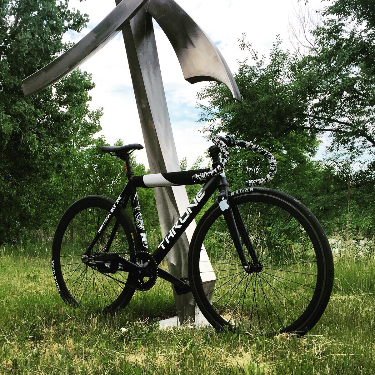 timaxiom's tweet photo. 40 miles thru Chatfield State Park! #roadcycling #thronebicycles #phantom #lovecolorado #mickeysmaltliqour https://t.co/OjtIWvCMzd