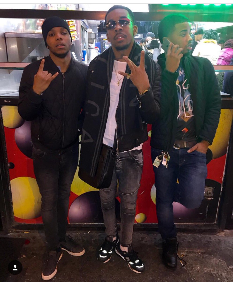 1500_Nostrils's tweet photo. Three Way Ya Dumbass Bet u Ain't Even Know it 😎🤘🏽❗️ #LLC25 https://t.co/O8o1O6qDo9
