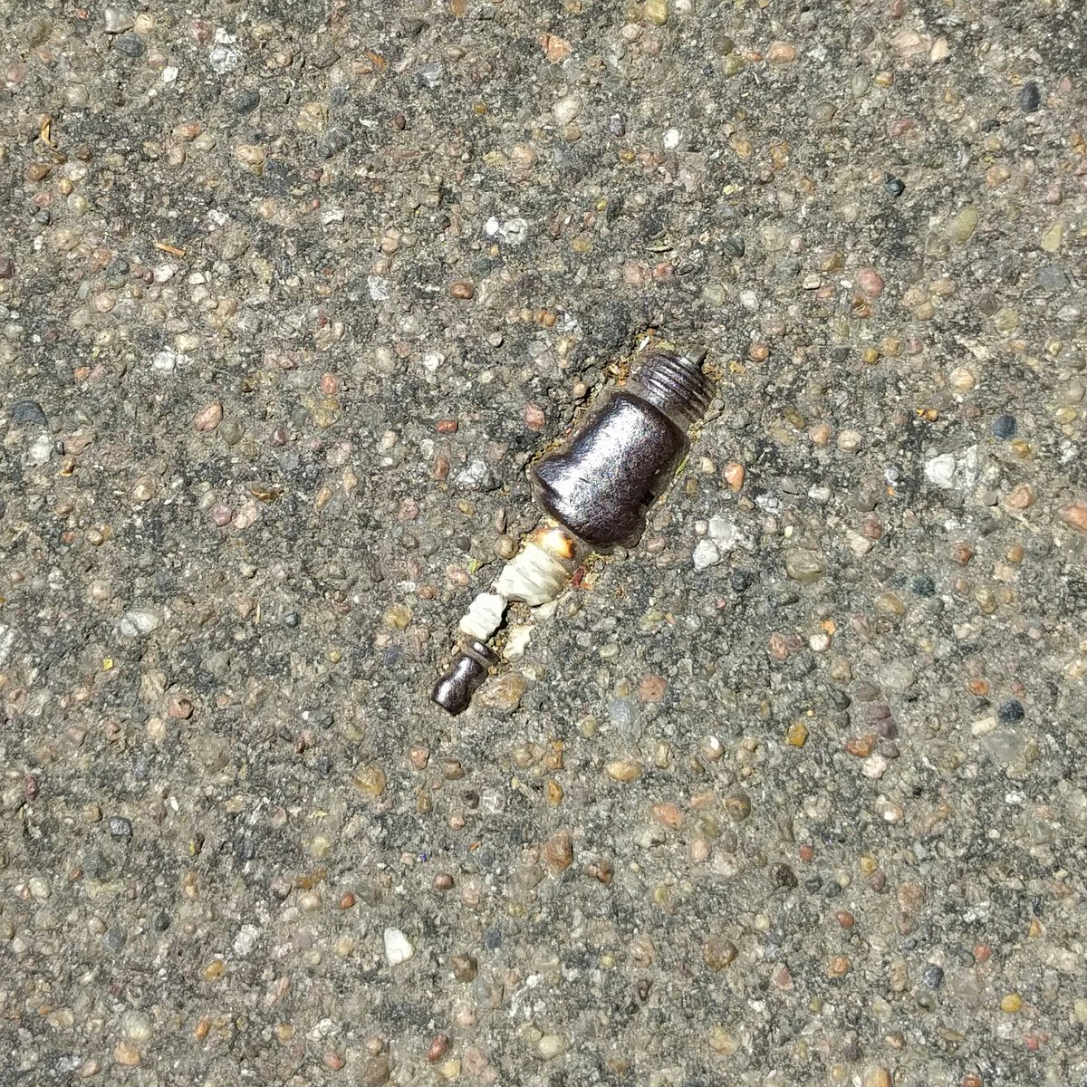 dave2wave's tweet image. Anybody missing a spark plug? From the 1950s? #LNK #ElectricAvenue