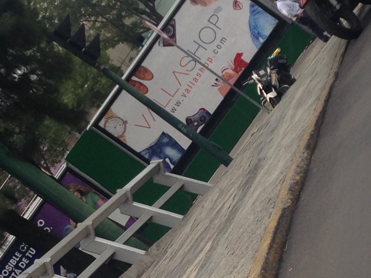 rosasaed's tweet photo. Trafico y cierran el ingreso a viaducto https://t.co/dta1SRqLFj