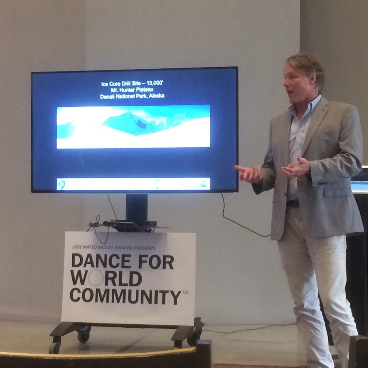 JoseMateoBallet's tweet photo. @TheClimateDr is giving the first ever #danceforworldcommunity speaker series talk on the issue of #climatechange! https://t.co/bxx0RNqRH2