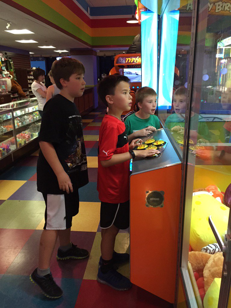 MrsStathakis's tweet photo. Fun today taking students out for laser tag, arcade, and pizza from the MCPE auction! @MCPE_Medfield #beproudbedale https://t.co/p47NruidWK
