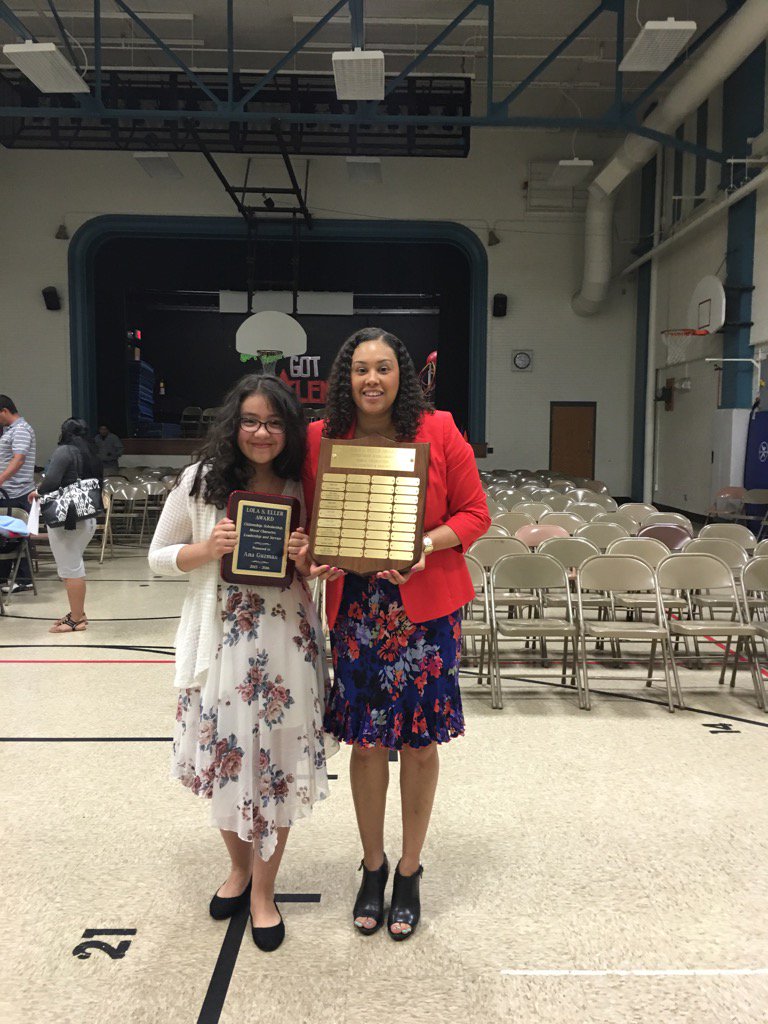 SFBulldogs67's tweet image. Congratulations Ana Guzman. You are the 89th student to receive the Lola Eller Award for leadership at School #67 !
