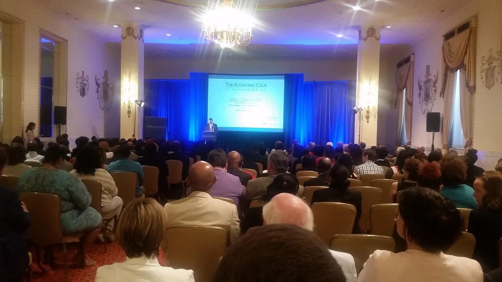 MrSmithDCCAP's tweet photo. At the David M. Rubenstein/ @TheEconomicClub of D.C. Scholarship Award Ceremony celebrating @DC_CAP students! https://t.co/qjzB99ik5Y