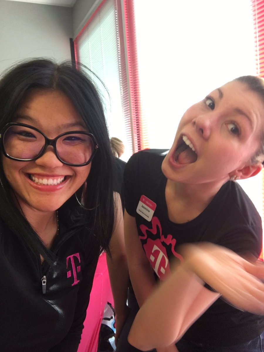 oooooLaLaa's tweet photo. #RO & #SeriousFUN at #DynamicSports! Stop by & see us! #SunLeash @frankakers @SWjoeperez @HeatherAtwoodSW #ROisLIFE https://t.co/jZJ4sN36NI