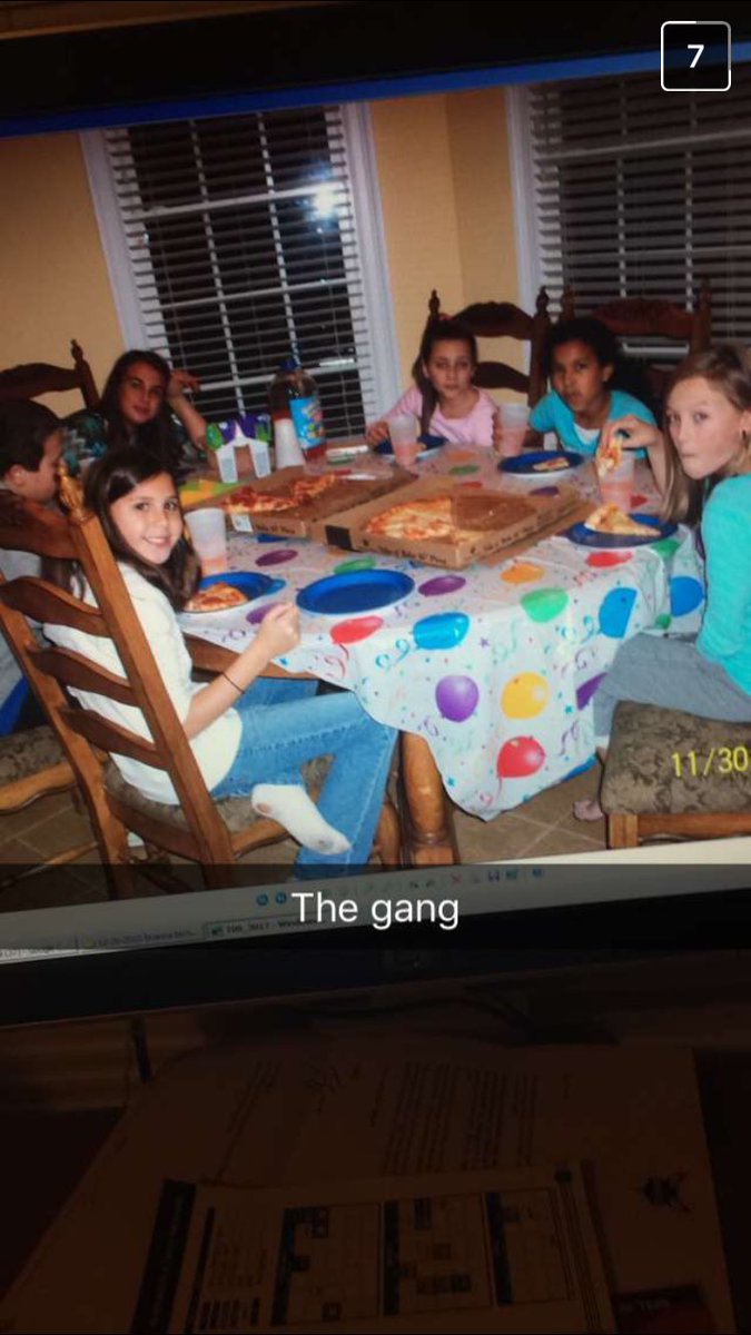 maya_houser's tweet image. happy bday neighbor 💘💘
I hope you got that dub today😛 &amp;amp; enjoy these pictures 😉 #bus414 @_carlithompson