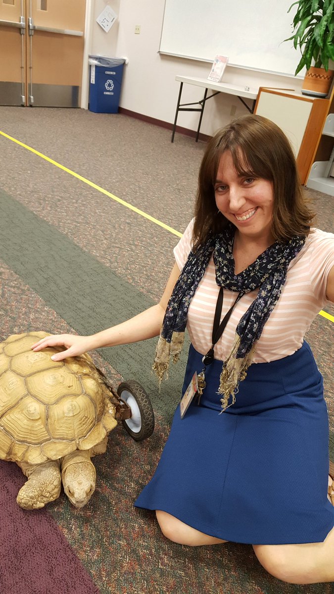 MesaLibrary's tweet photo. Hanging out with @Rollingtortoise between @WildmanPhil shows. #selfiewithstumpy https://t.co/ZcuF2U8lWq