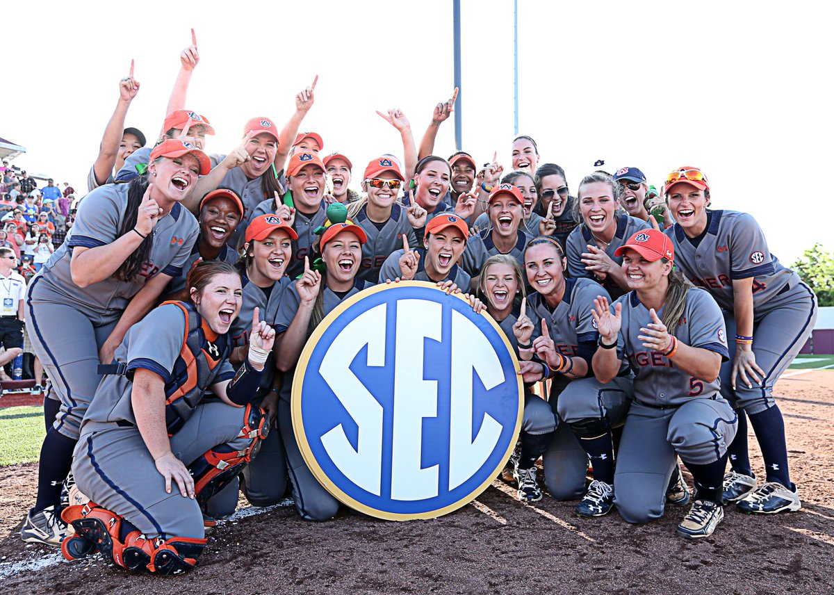 Tonight, we're all Tigers! Let's go @Auburn_Softball! Bring home that National Championship!

SEC! SEC! SEC!