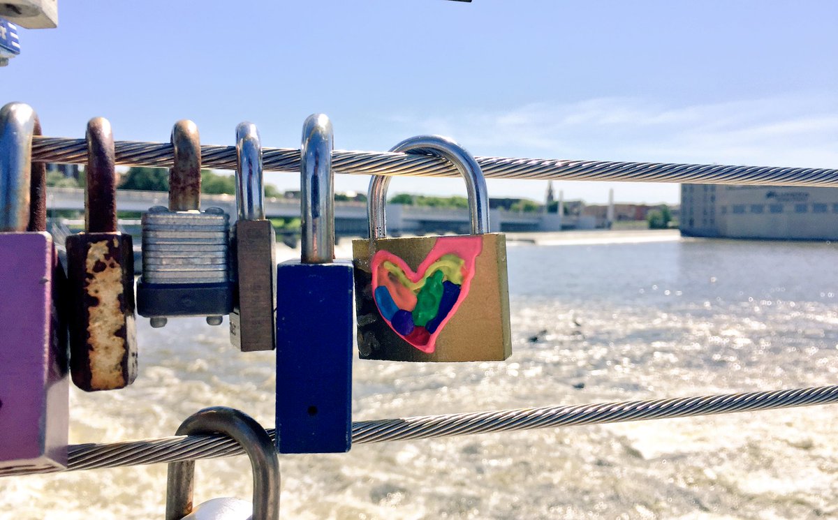 ItsAndyMac_'s tweet photo. 💙🔒💚🔒💛 at the De Pere locks #LocksOnLocks https://t.co/QuwnIJu7Rd https://t.co/SDnVkf7cPd
