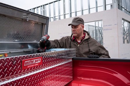 WeatherGuardCA's tweet image. #DefenderSeries from #WEATHERGUARD Affordable #TruckBox with Professional Grade Protection ow.ly/3y8b30149EI