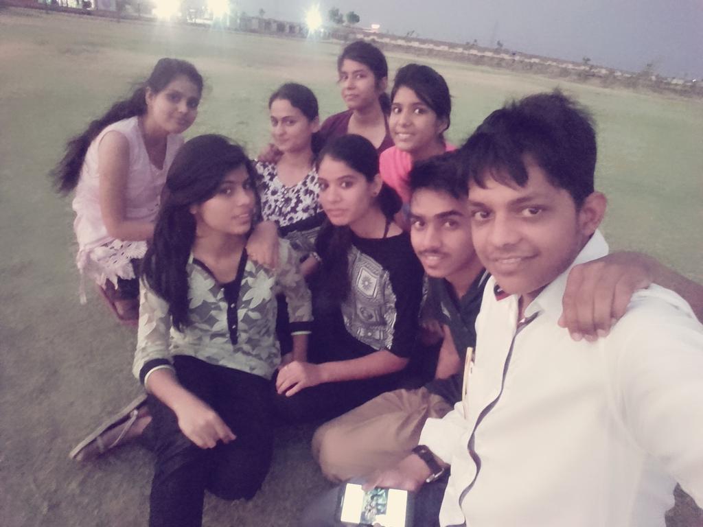anshulsinghal91's tweet photo. Yesterday at #ganesh_udhyan with #best_frnds of the world #enjoyed_a_lot.. bt missed there some1 special in my life. https://t.co/hDzcNKZCXs