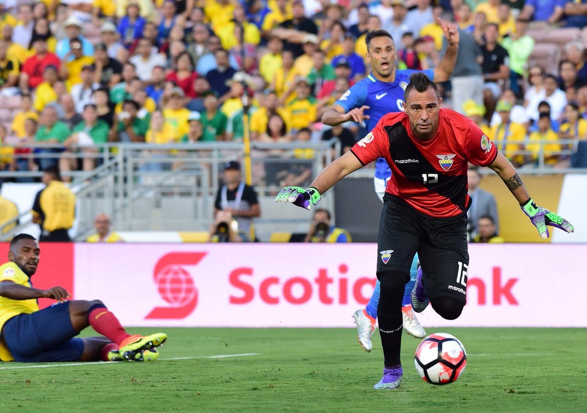 Hincha_Azul's tweet photo. RT Si crees que Esteban "El Rifle" Dreer debe ser el titular de la selección de Ecuador. https://t.co/p8eAgVCtWF
