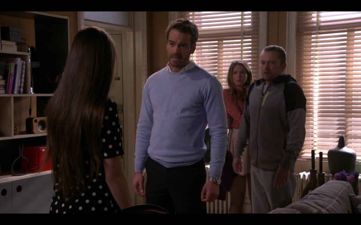 gtststreetteam's tweet photo. Rik en Sjors komen net op tijd binnen om Thijs weg te jagen #GTST #maandag https://t.co/HO8PSfM4om