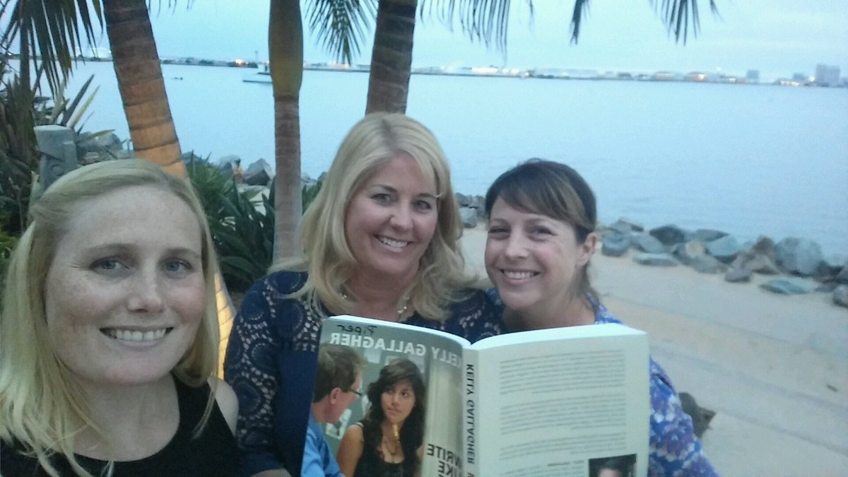 mspiper202's tweet photo. Chula Vista Hills and Clearview teachers coming together to talk about writing and mentor text. #CVHsummerlearning https://t.co/yeybkuHGcm
