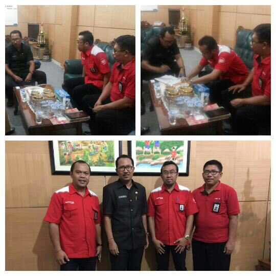 cakwas's tweet photo. MOU dg Diknas Buleleng implementasi PPDB Online @SINTREG5 @_funtastic5_ #SINTREG5 #Smart #BikinBaliBagus https://t.co/ylf5IMniW7