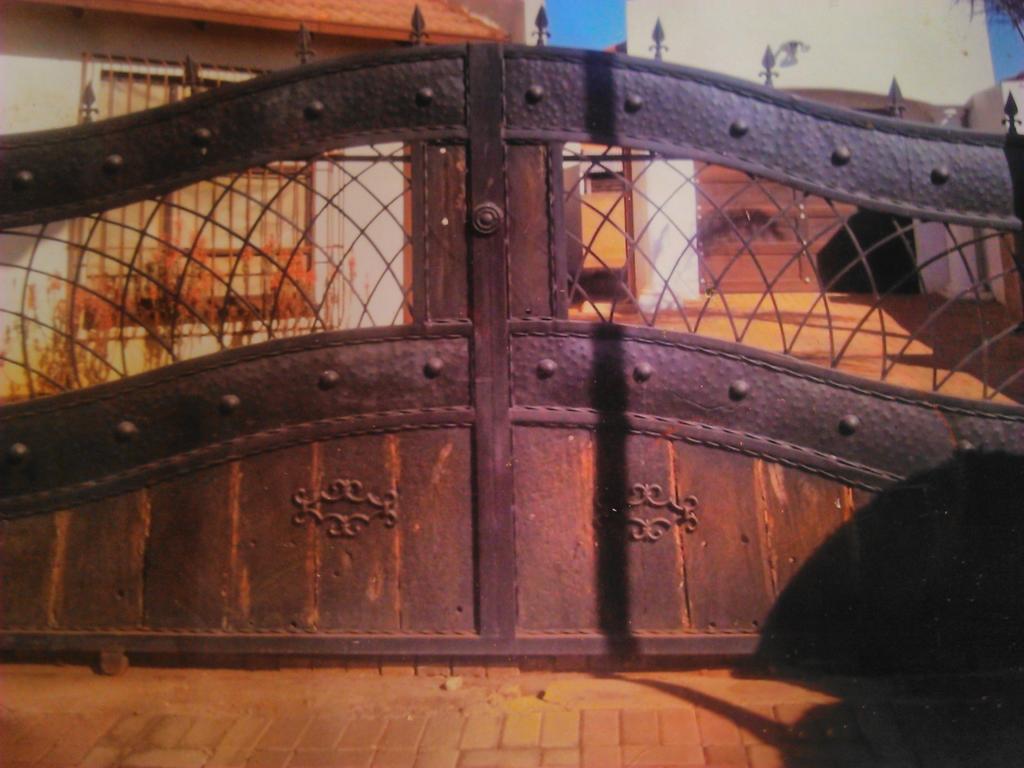 DesignerGate tweet picture