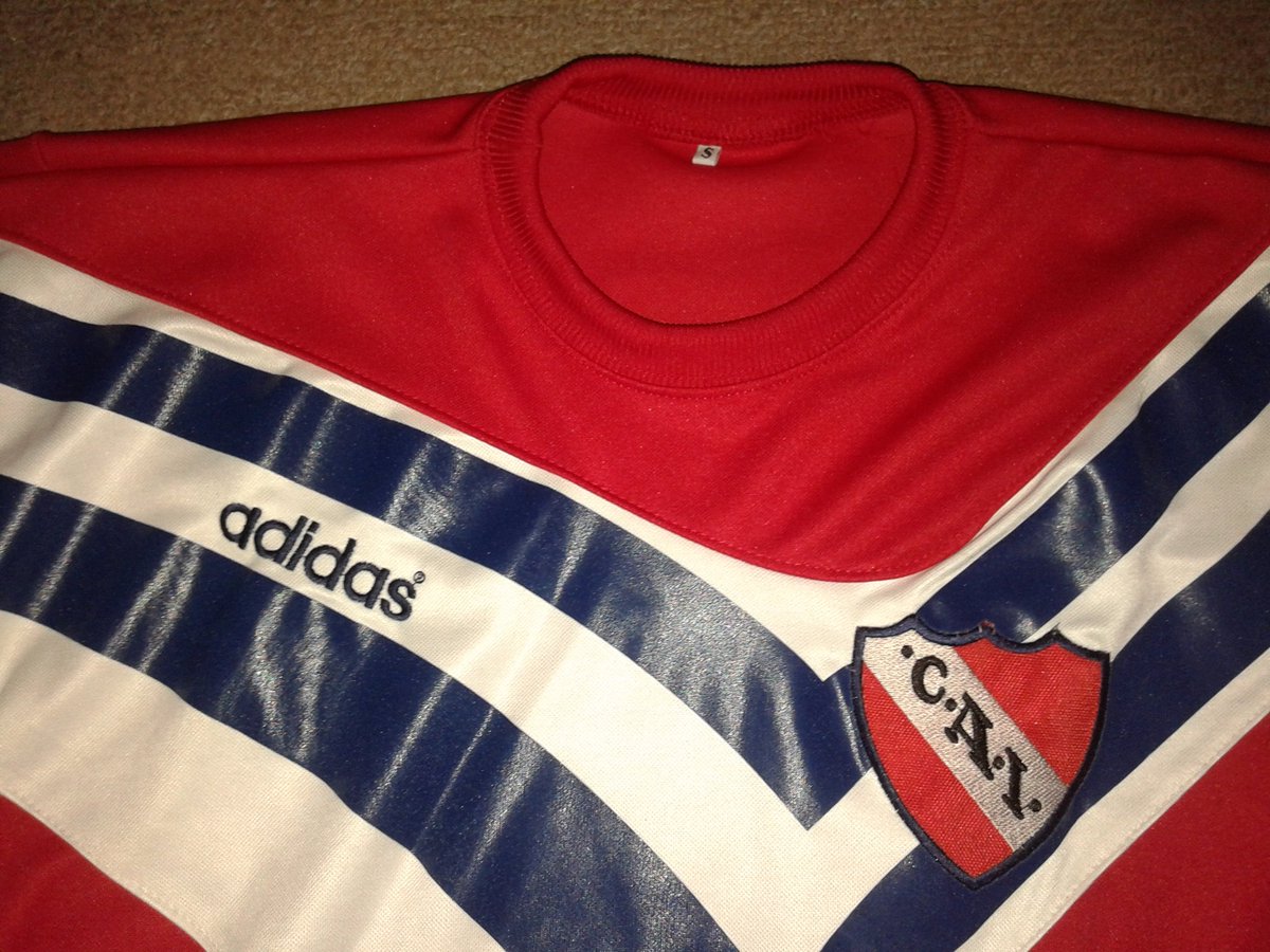 buzo retro independiente adidas