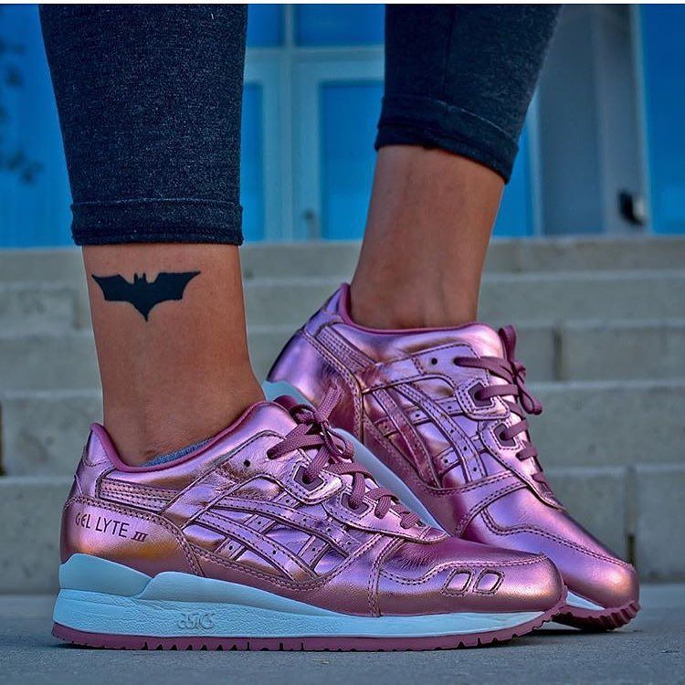 asics metallic pink