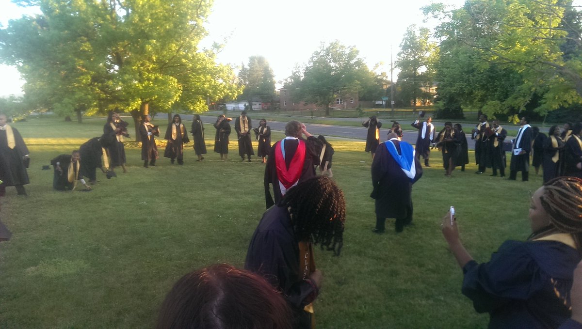 Gayle C. tweet media