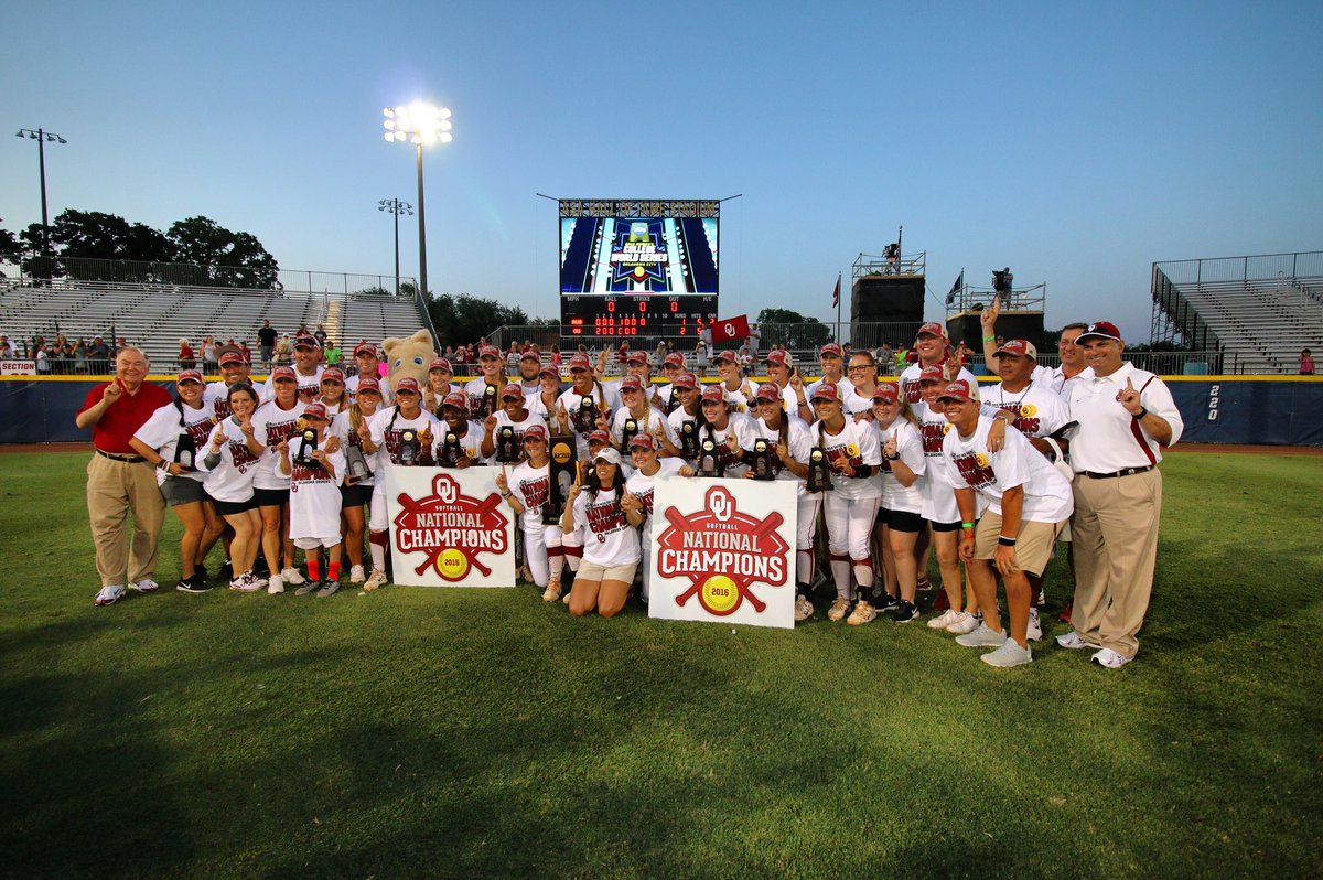 USASoftball's tweet photo. Your 2016 NCAA #WCWS Champs...The Oklahoma Sooners! https://t.co/cm4WSY3kRH