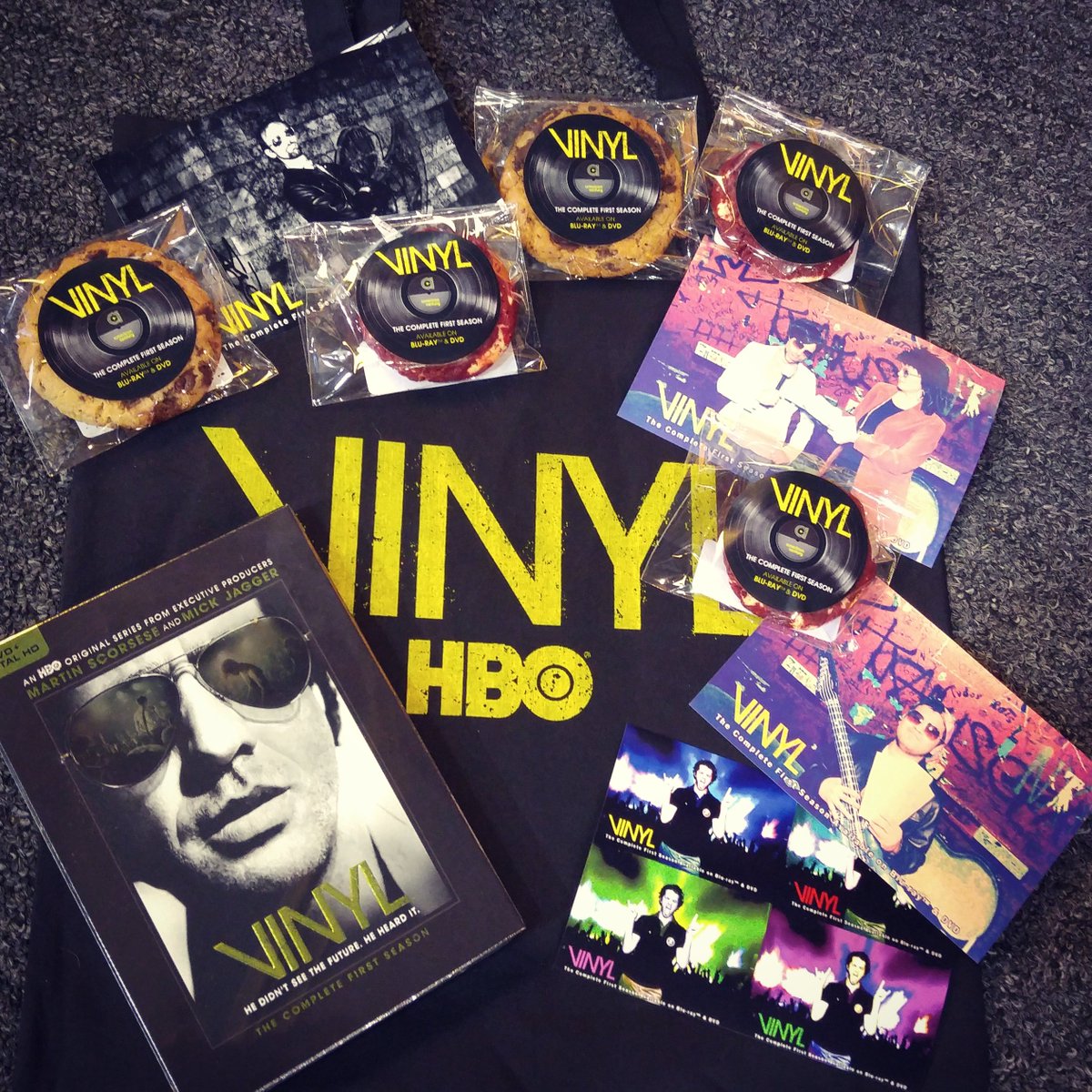 .<a href="/vinylHBO/">@vinylHBO</a> S1 DVD/BLU release party at Amoeba LA tonight! Photo booth &amp; more fun til 8pm. bit.ly/25CpBjx