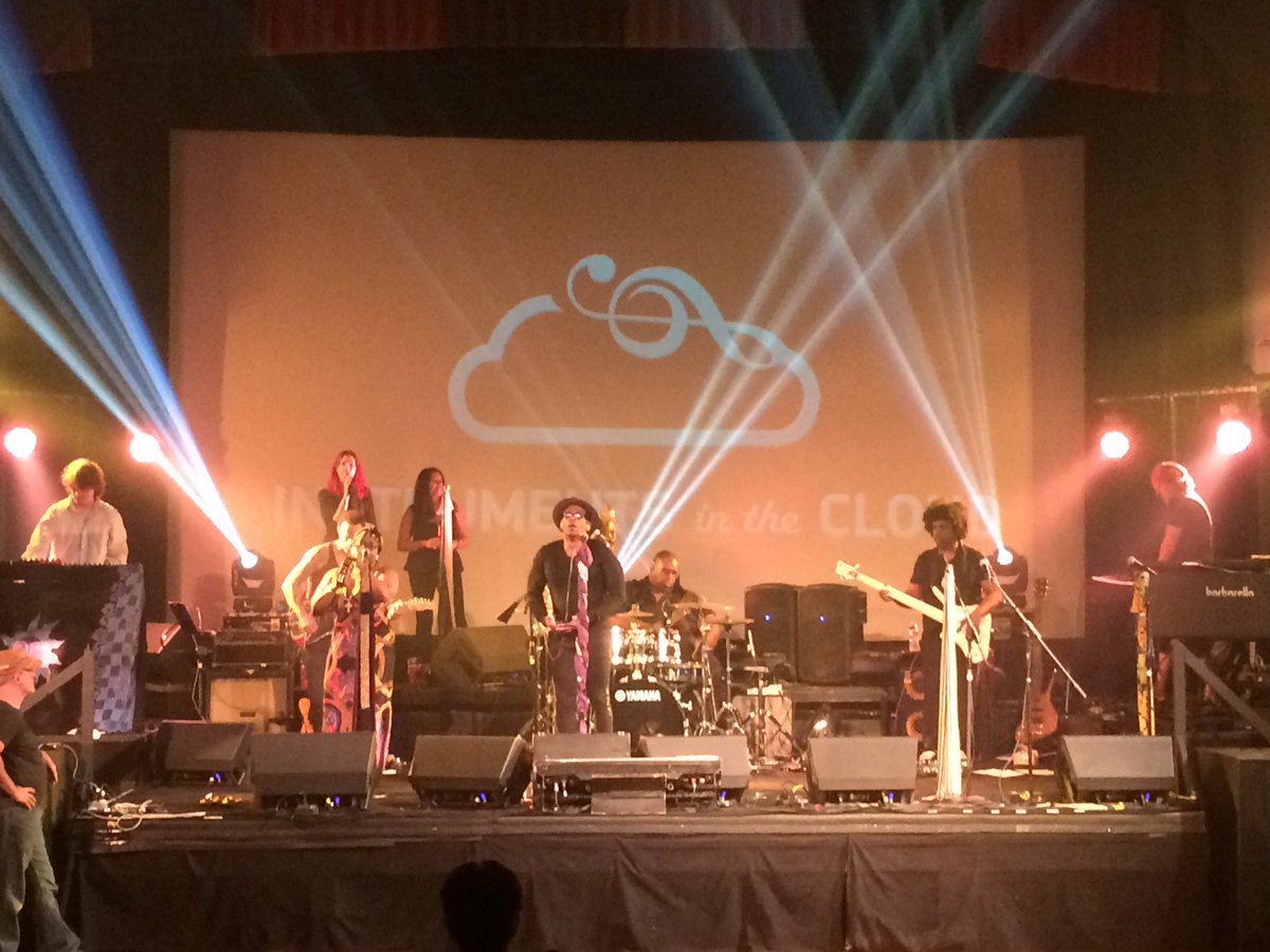 vegaproductions's tweet photo. #instrumentsinthecloud on stage with #NPG + @thejuicevox #thisthingcalledlife #musiced https://t.co/U5LPCC2vYd
