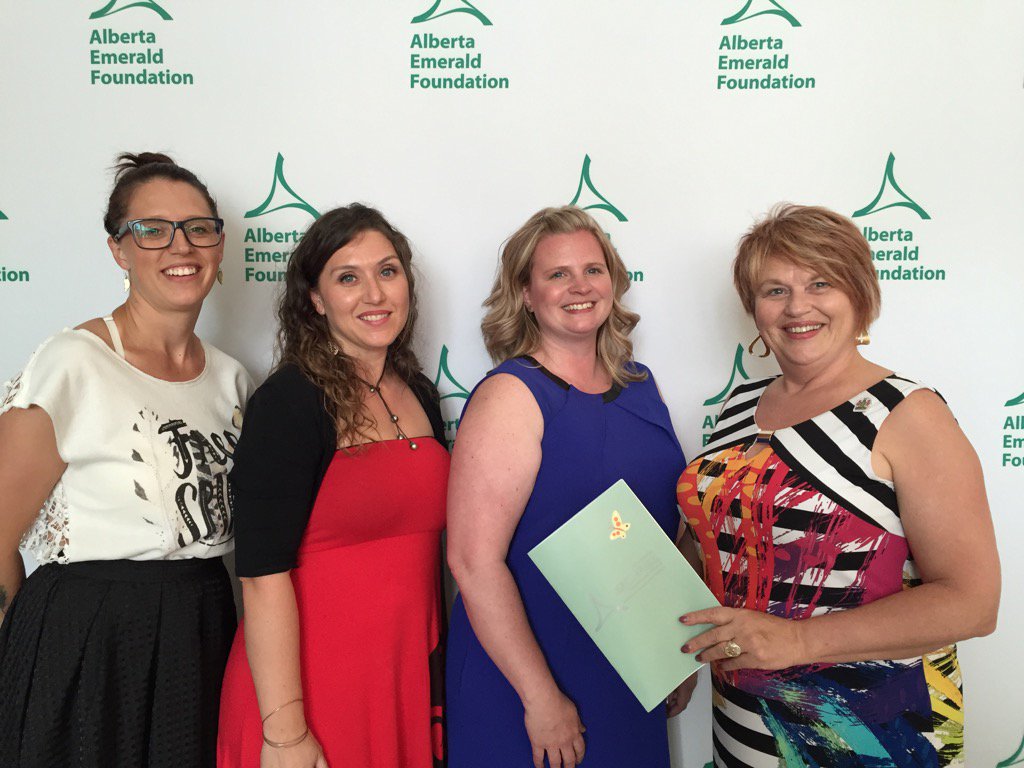 Roxanne_Carr_'s tweet image. Honoured to promote our @StrathcoCounty community tonight #greenroutine at the #emeraldawards #yyc #shpk #strathco