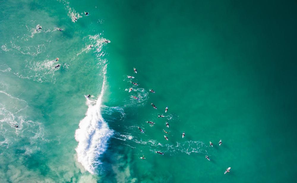 CultureTrip's tweet photo. By capturing turquoise blue water and abstract wave patterns, Salty Wings celebrates the beauty of Australia. https://t.co/hsYkMmfk6B