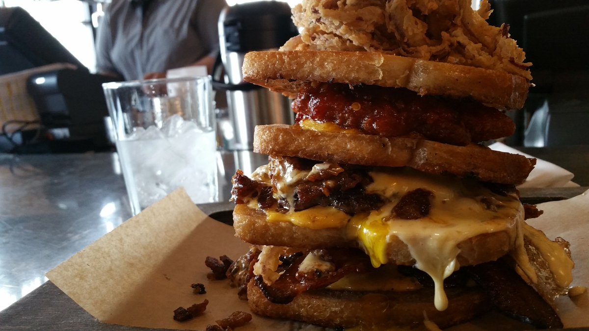 MNSkinny's tweet image. Here&apos;s Q1: 

#SpoofChat