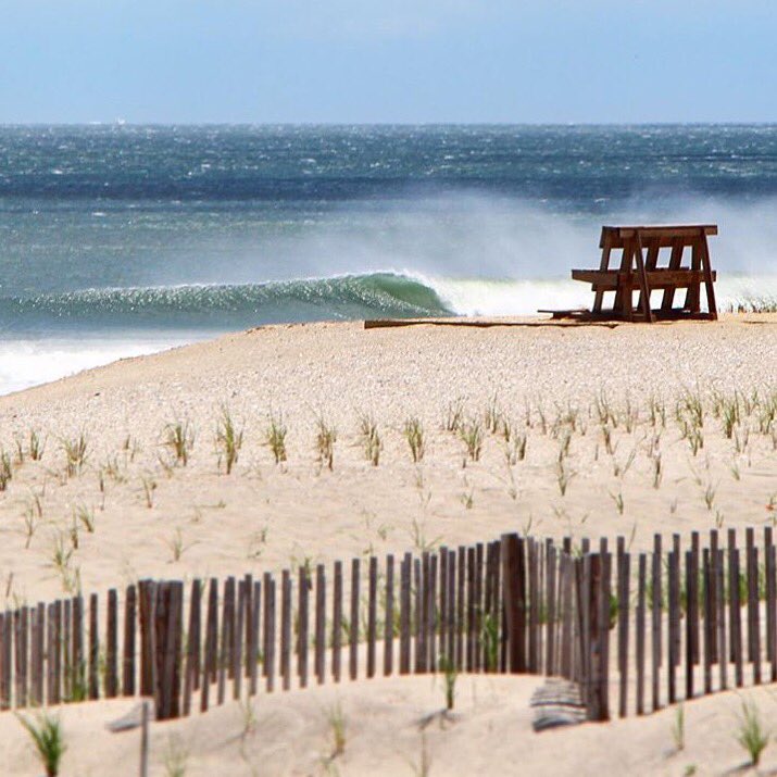 TheJettyLife's tweet photo. The #DrawYourOwnLine Photo of the Day - Evan Zodl on Long Beach Island, New Jersey. https://t.co/ZTYj7RL5Oc https://t.co/9sQDnluh3h