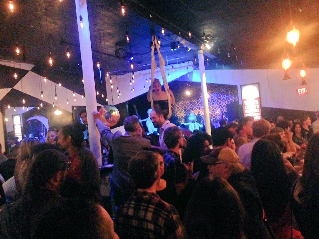 SeeItOrSkipItLA's tweet photo. #hff16 opening party transforms the Dragonfly into a fringer heaven. #drinkingaboutfringe https://t.co/AgMSOqQyXv