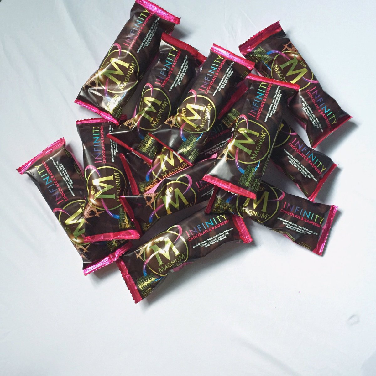dufforate's tweet photo. Breakfast in bed? 😋 Thank you @magnum_ph for sending these sweet treats! 🍦#MagnumInfinity https://t.co/8zvVceaUcO