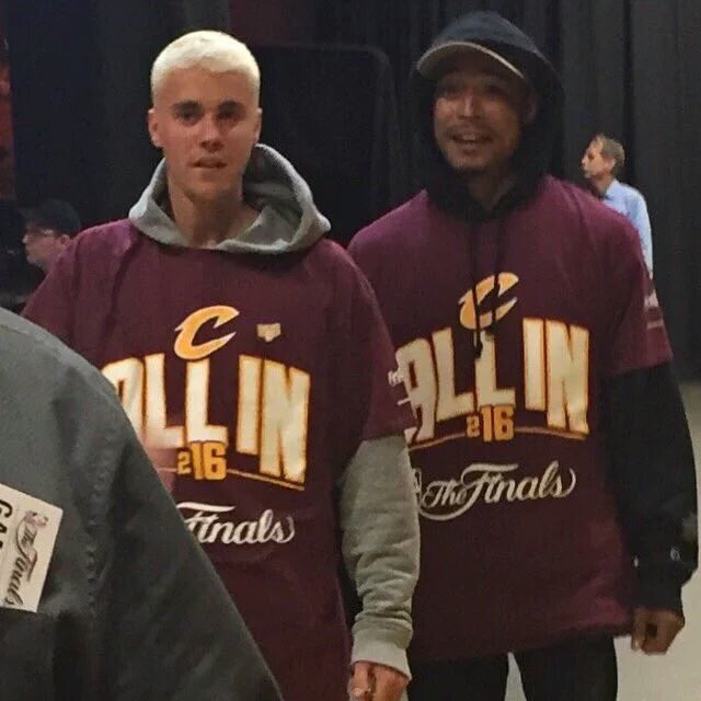KhalilNewsBR's tweet photo. Khalil e Justin deixando a TheQArena em Cleveland, Ohio (06/08) https://t.co/ryDG0Gr9yf