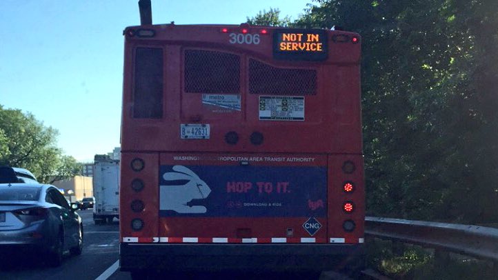 morgynmedia's tweet image. Who put a #Lyft ad on a #Metro bus? Promoting your competition to meet sales goals is bad business. 🤔🤔#notinservice