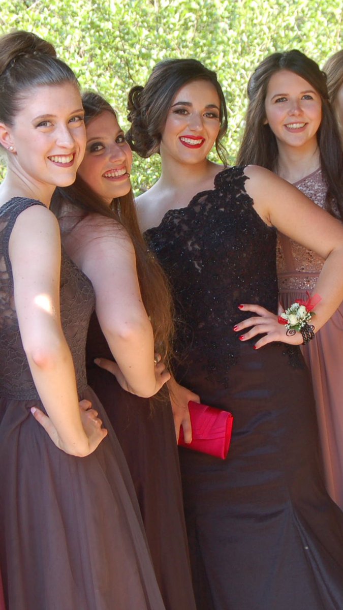 BeccaHardie's tweet photo. Happy Birthday Clauds!!🎉🎉 love ya💕 https://t.co/1v59RI8JT5